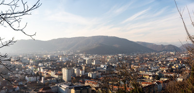 从城堡山Schlossberg，旅游目的地格拉茨城的全景。