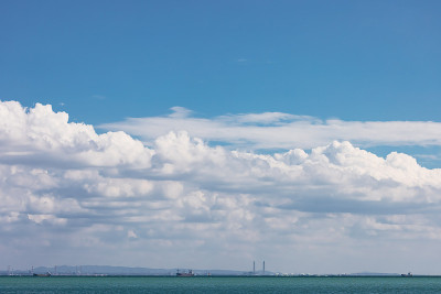 从幕张海滩看到的Kisarazu的风景