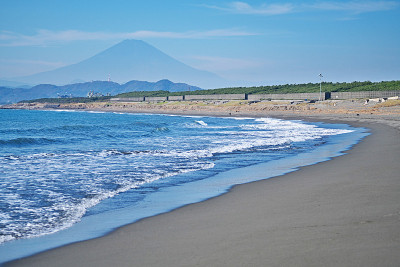 长崎海滩上的富士山