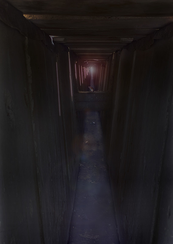 混凝土隧道，尽头有光