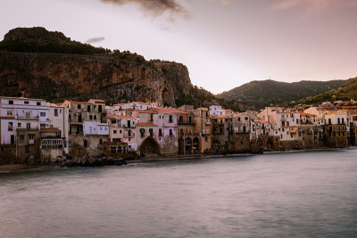 Cefalu，意大利巴勒莫省西西里岛的中世纪村庄