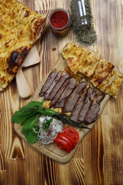 土耳其菜晚餐辣烤肉