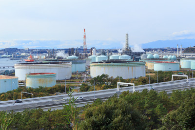 日本神奈川横滨京浜工业区的工厂