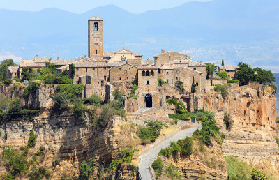 意大利古城CIVITA DI BAGNO REGIO的景观