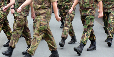 士兵行军场景