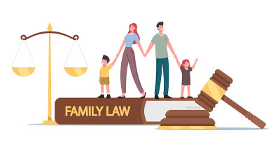 子女监护权、赡养费概念。法官法庭里的小父母和孩子巨大的木槌，天平，家庭法
