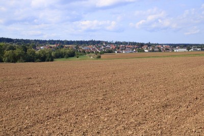 Pforzheim Neuhausen区村庄的视图