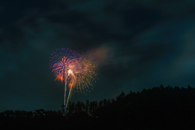 夜空的火箭