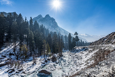 美丽的sonmarg在冬天，sonmarg，克什米尔