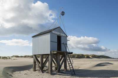 海滩小屋。