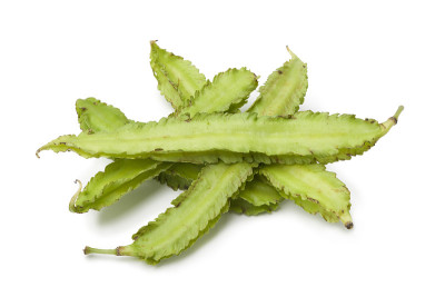 新鲜带翅膀的豆类