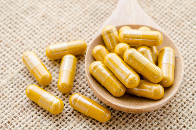 草药胶囊。另类医疗