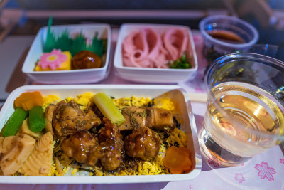 往返日本的航空(航班)膳食
