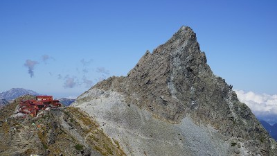 从北阿尔卑斯山奥巴马戴克的日本山顶上可以看到雅立阁的山顶。