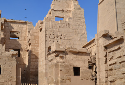 古埃及哈布神庙(Medinet Habu)，埃及卢克索省