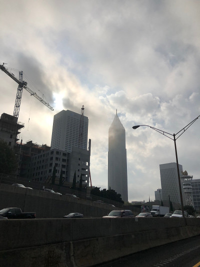 起重机建设我们的城市