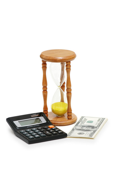 时间就是金钱——计算器、沙漏和金钱