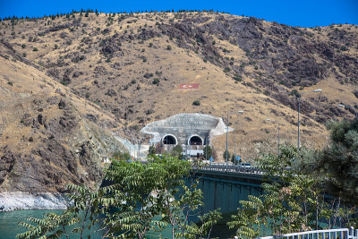 以拉齐格的哈扎尔湖(Elazığ)是该地区最重要的自然资产之一。
