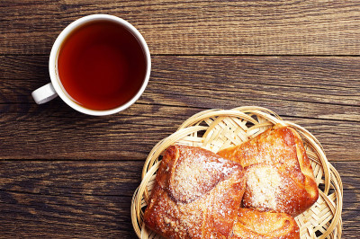 甜面包和茶