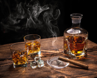 威士忌配雪茄