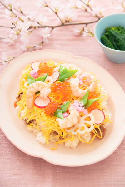 日本料理，五颜六色的Chirashi寿司