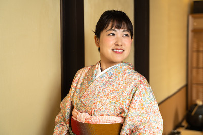 妇女和服