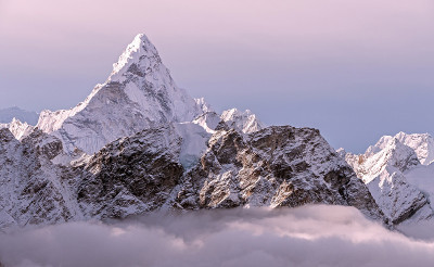喜马拉雅山阿玛达布拉姆峰