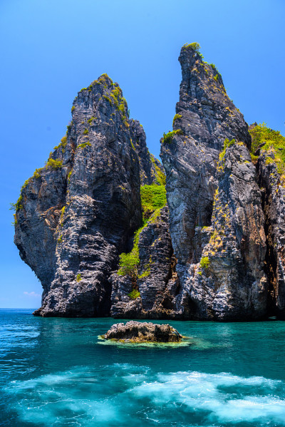海中岩石悬崖，高永岛，皮皮，安达曼海，K