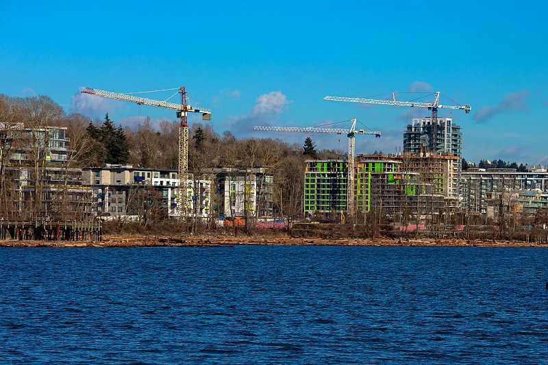 在河岸建设一个新的住宅区