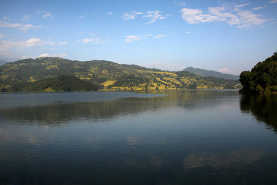 Begnas taal湖是Lekhnath市的一个淡水湖，位于尼泊尔卡斯基区博卡拉山谷的东南部。