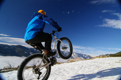 胖自行车Wheelie在北欧滑雪道