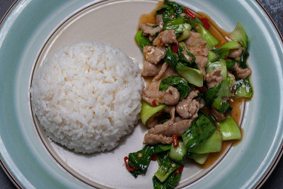 白菜炒猪肉，泰国菜