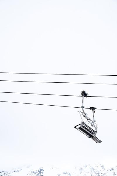 Val Thorens，法国冬季假期。在法国阿尔卑斯山滑雪和滑雪。