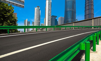 空路地面地面以上海陆家嘴现代城市地标建筑为背景