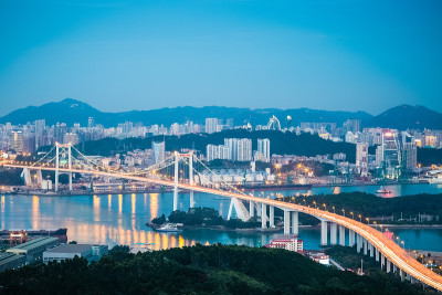 傍晚厦门海沧大桥鸟瞰图