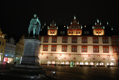 Schlossplatz科
