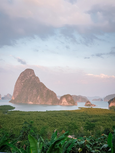 泰国攀佳湾，普吉岛日出，泰国南部攀佳湾Samet Nang社晨景