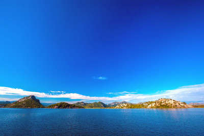 黑山波德戈里察地区的斯卡达尔湖。