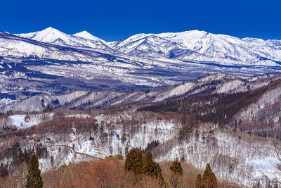 日本长野县马达郎高原的冬季景观。