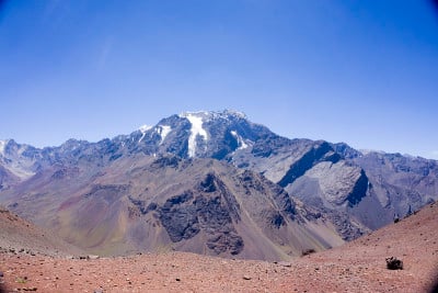 uspallata pass门多萨，门多萨和阿根廷之间的界限，落基山脉和雪峰