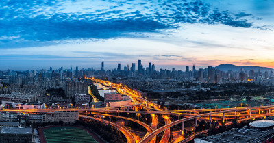 现代化城市全景，高速公路，中国南京