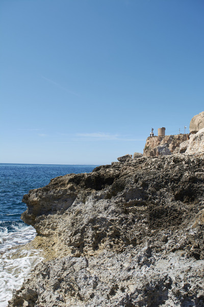 Cala Figuera -美丽的海岸线和古老的灯塔在Cala Figuera，马略卡，西班牙