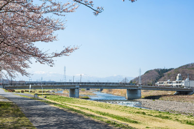 春天Abukuma河