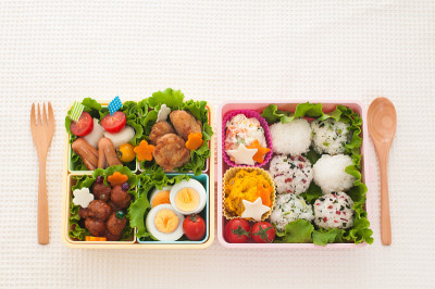 日本色彩斑斓的午餐