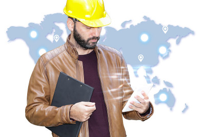 工程师建筑工人操作触控板设备，业务和工程师概念