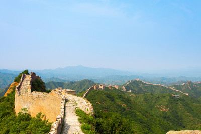 阳光下的长城