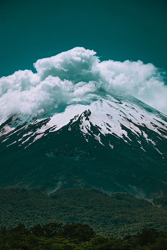 奥索尔诺火山。