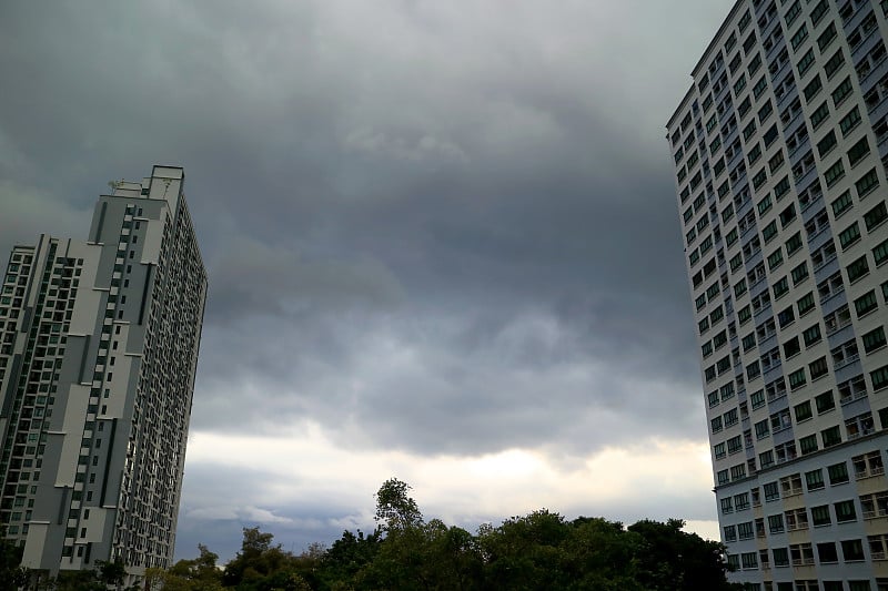 季风季节大雨来临前，天空乌云密布