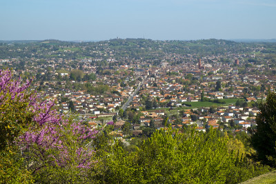 风景如画的旅游景点Pujols村，Lot-et-Garonne，法国。