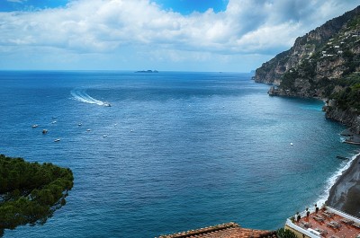 在意大利旅行。阿马尔菲海岸与大海